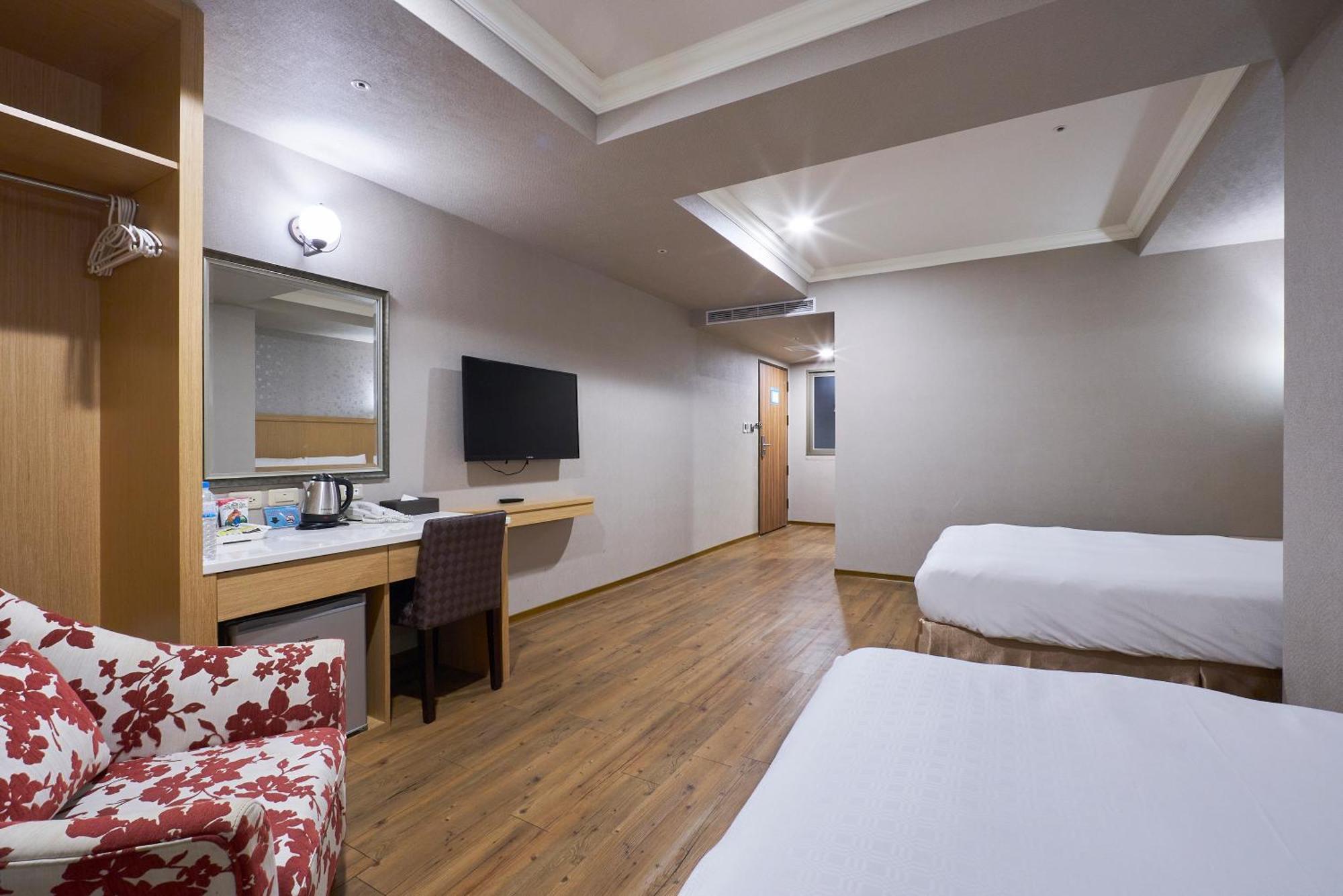 Fish Hotel-Pingtung Ngoại thất bức ảnh