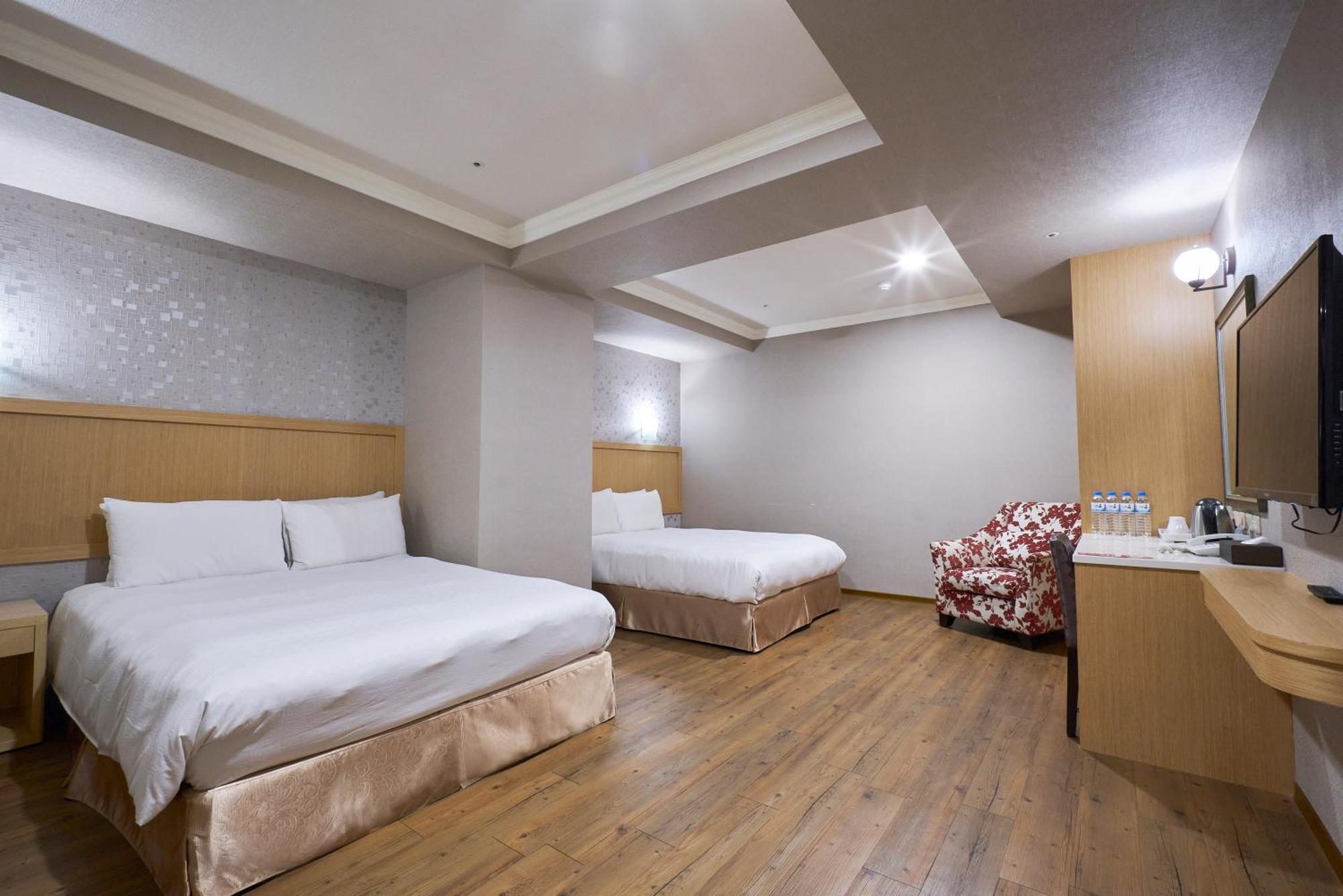 Fish Hotel-Pingtung Ngoại thất bức ảnh
