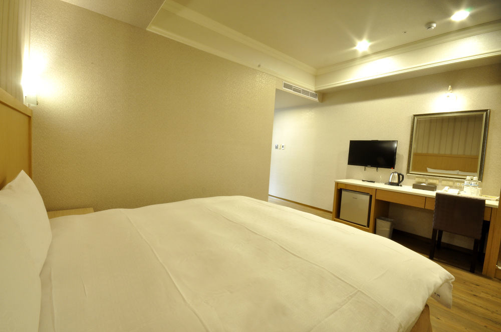Fish Hotel-Pingtung Ngoại thất bức ảnh